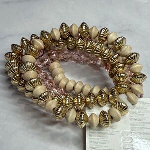 🚨3 for $15🚨 Forever 21 Gold Tone and Cream Stretch Bracelet with Pink Accents